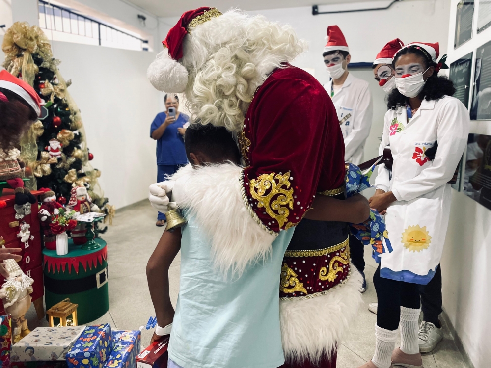 Sorriso de Plantão celebra o Natal em seis hospital de Maceió